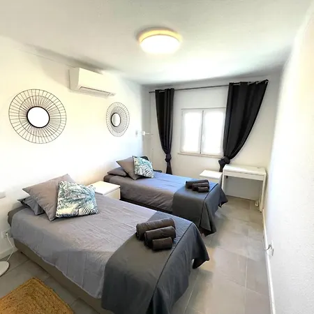 Appartamento Cozy With Sea Views