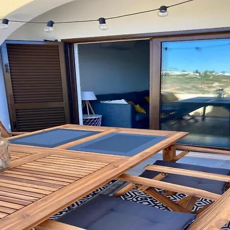 Cozy With Sea Views