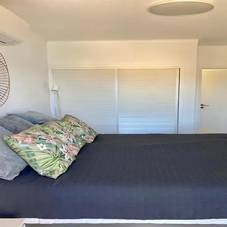 Cozy With Sea Views 아파트 *